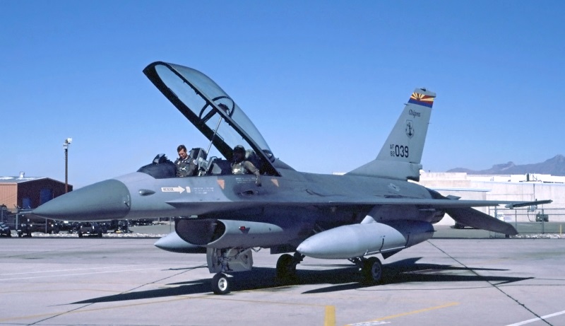 F-16B